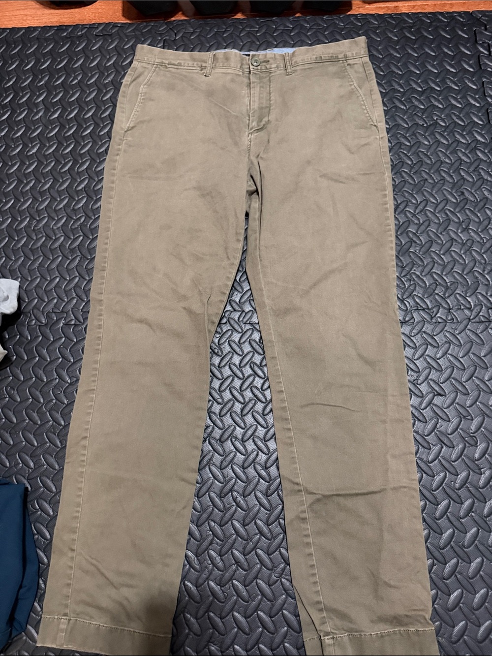 J. Crew Men's Chinos in Olive/Tan